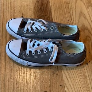 Converse low tops classic